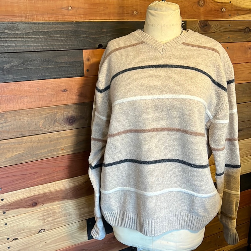 Roundtree & Yorke // Lamb’s Wool Sweater
